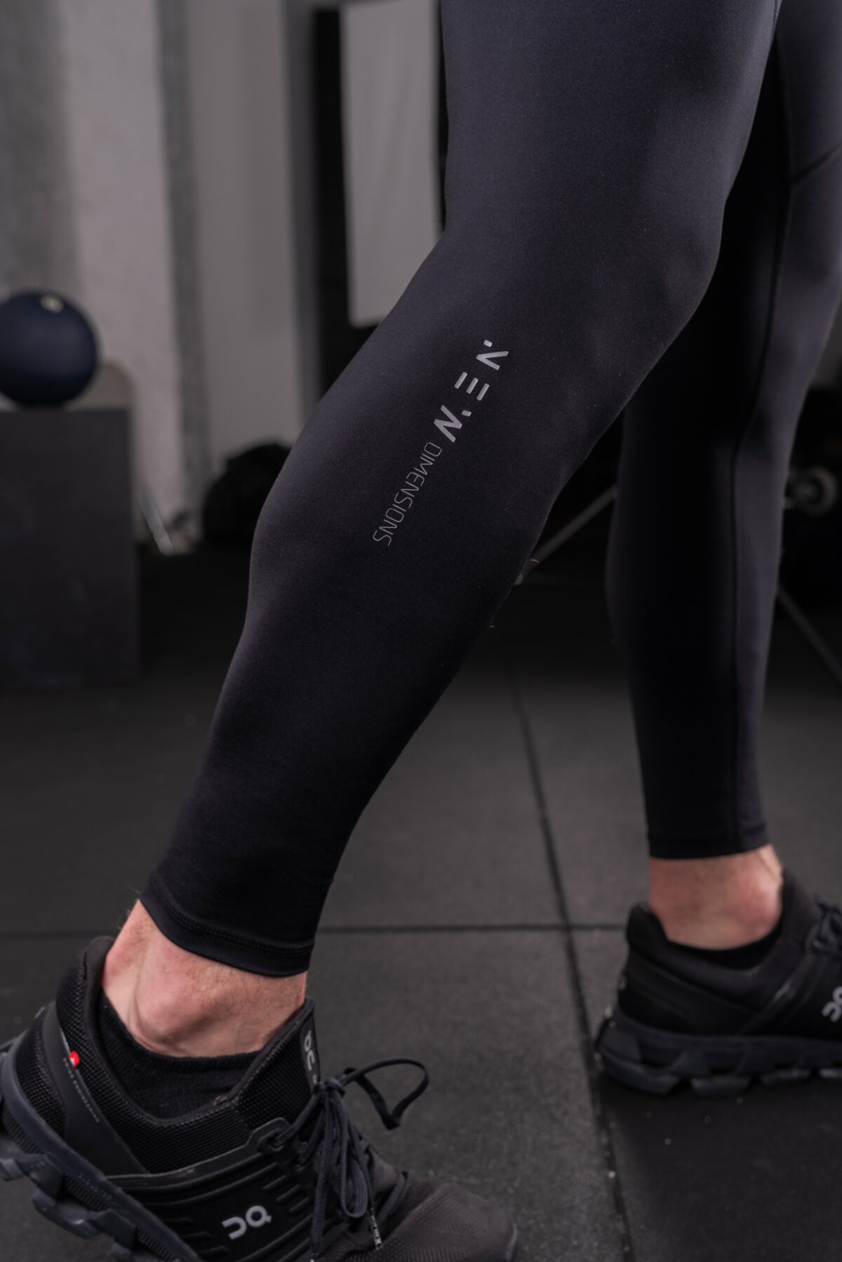 This T-Rain Legging (Black) performs better the harder you work. Thick Supportive elasticated band to ensure no movement while you run or train. Lower leg reflective logo just in case your training takes you into the dark.