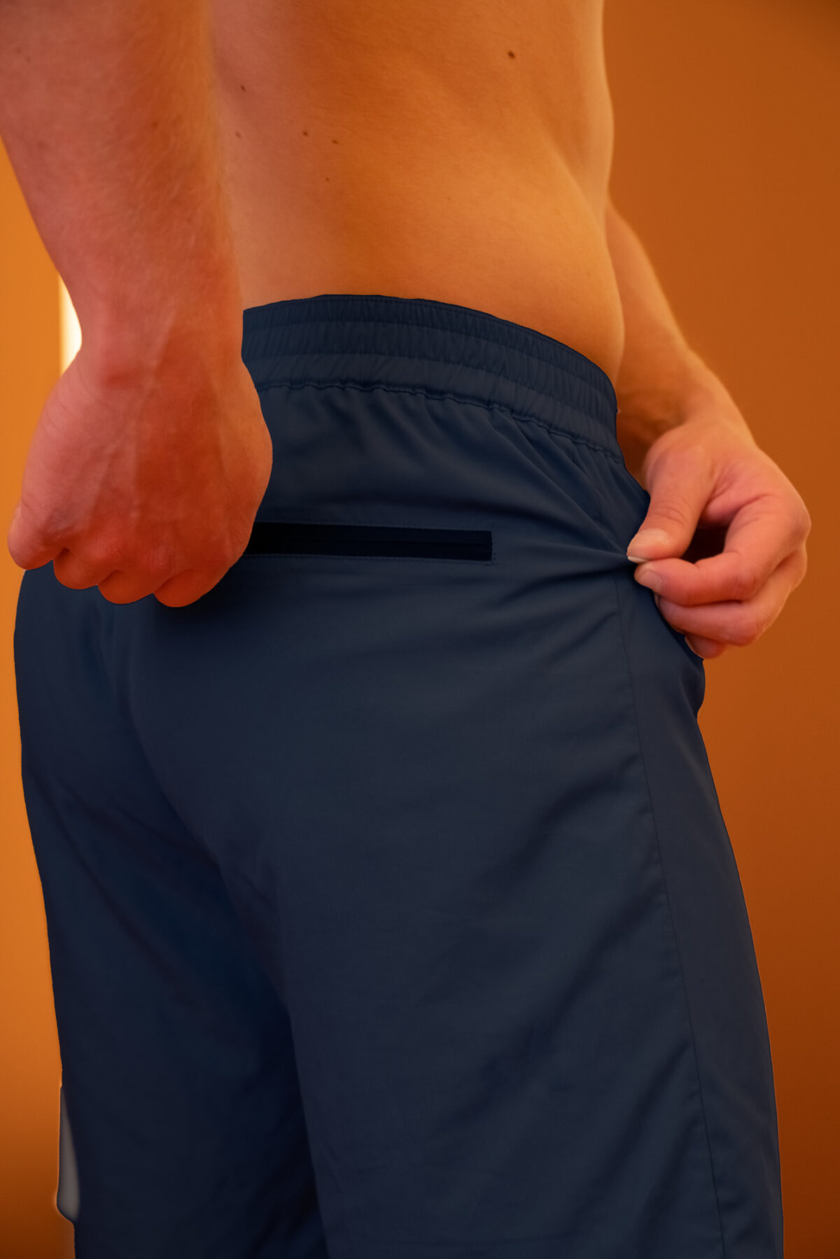 The Explore Mens Shorts (Navy) is the ideal high performance shorts for all levels of impact. With the ultra light and durable shell fabric, they scream versatility.