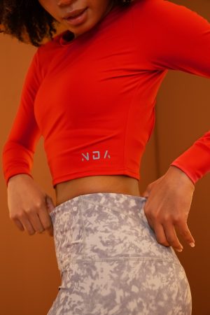 long-sleeve-crop-red