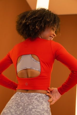 long-sleeve-crop-red