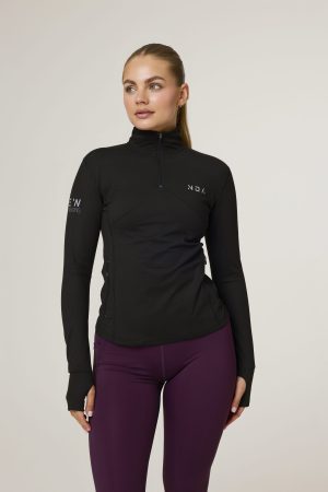 Run without a care, introducing our Evolve Running ¼ Zip (Black). Designed for the novice jogger to the running experts. Lightweight and breathable, with an enhanced shape to allow you to move freely. This ¼ zip is perfect as a layering piece or worn on its own, so embrace the weather and Get up and Move.