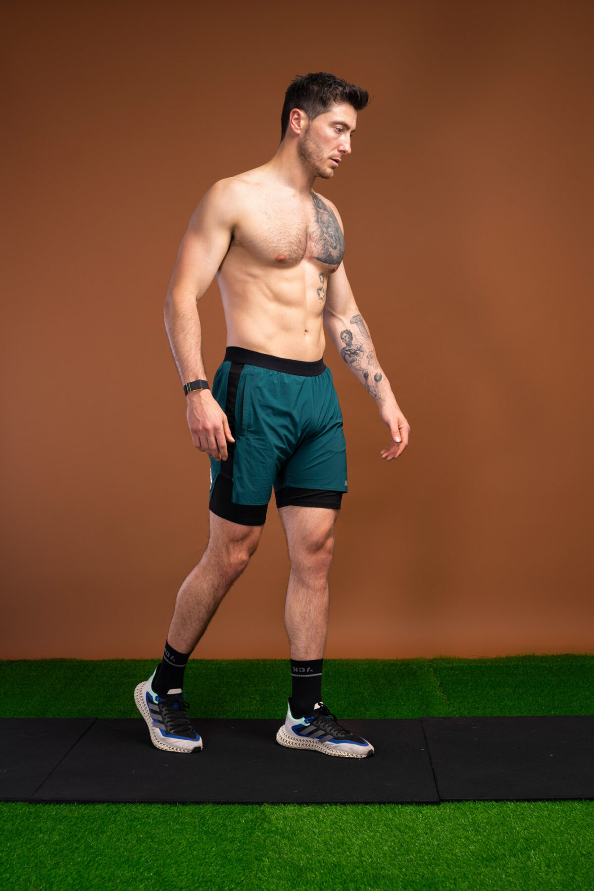 Introducing the revolutionary Benchmark Performance Shorts (Dark Teal)! Our new innovation is disguised as a 2 in 1, but is in fact an outer layer attached to the under layer to optimise movement and provide the best performance possible. These shorts are made from a lightweight and breathable fabric that is designed to provide a comfortable fit and move with you. The fabric is also water-resistant, so you can stay dry and comfortable no matter the activity. The four-way stretch fabric ensures that you have the full range of movement needed to perform your best.