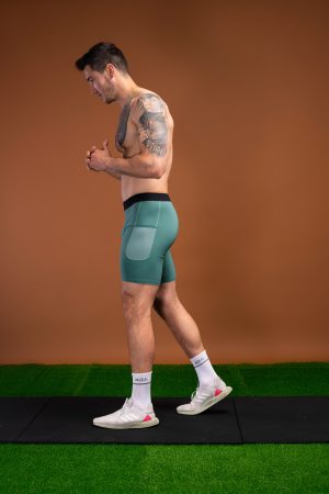 Whether you’re hitting the gym or running a marathon, the Tempo Bike Shorts (Olive) is the perfect choice. The compression material provides superior support and helps reduce muscle fatigue, making it ideal for long-distance running and intense workouts. The elasticated waistband ensures a secure fit, while the side pocket is perfect for storing small items such as keys or a phone.