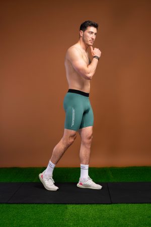 Whether you’re hitting the gym or running a marathon, the Tempo Bike Shorts (Olive) is the perfect choice. The compression material provides superior support and helps reduce muscle fatigue, making it ideal for long-distance running and intense workouts. The elasticated waistband ensures a secure fit, while the side pocket is perfect for storing small items such as keys or a phone.
