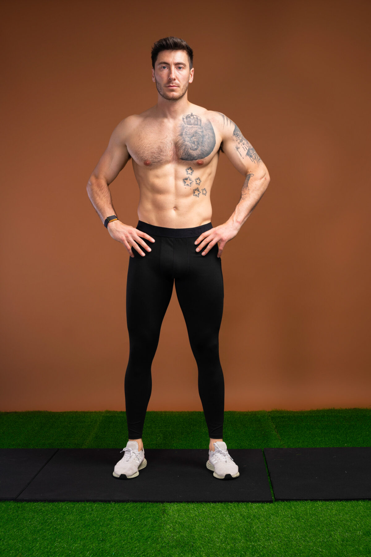 The Tempo Baselayer (Black) is designed to keep you comfortable and supported during any activity. The lightweight and breathable fabric allows your skin to breathe, while the compression material helps to reduce muscle fatigue and soreness. The elasticated waistband provides a secure fit, and the flat-lock seams reduce chafing and irritation. Whether you're hitting the gym or heading out for a run, the Tempo Baselayer will keep you comfortable and supported.