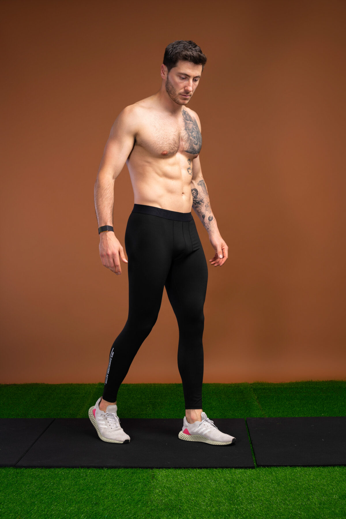 The Tempo Baselayer (Black) is designed to keep you comfortable and supported during any activity. The lightweight and breathable fabric allows your skin to breathe, while the compression material helps to reduce muscle fatigue and soreness. The elasticated waistband provides a secure fit, and the flat-lock seams reduce chafing and irritation. Whether you're hitting the gym or heading out for a run, the Tempo Baselayer will keep you comfortable and supported.