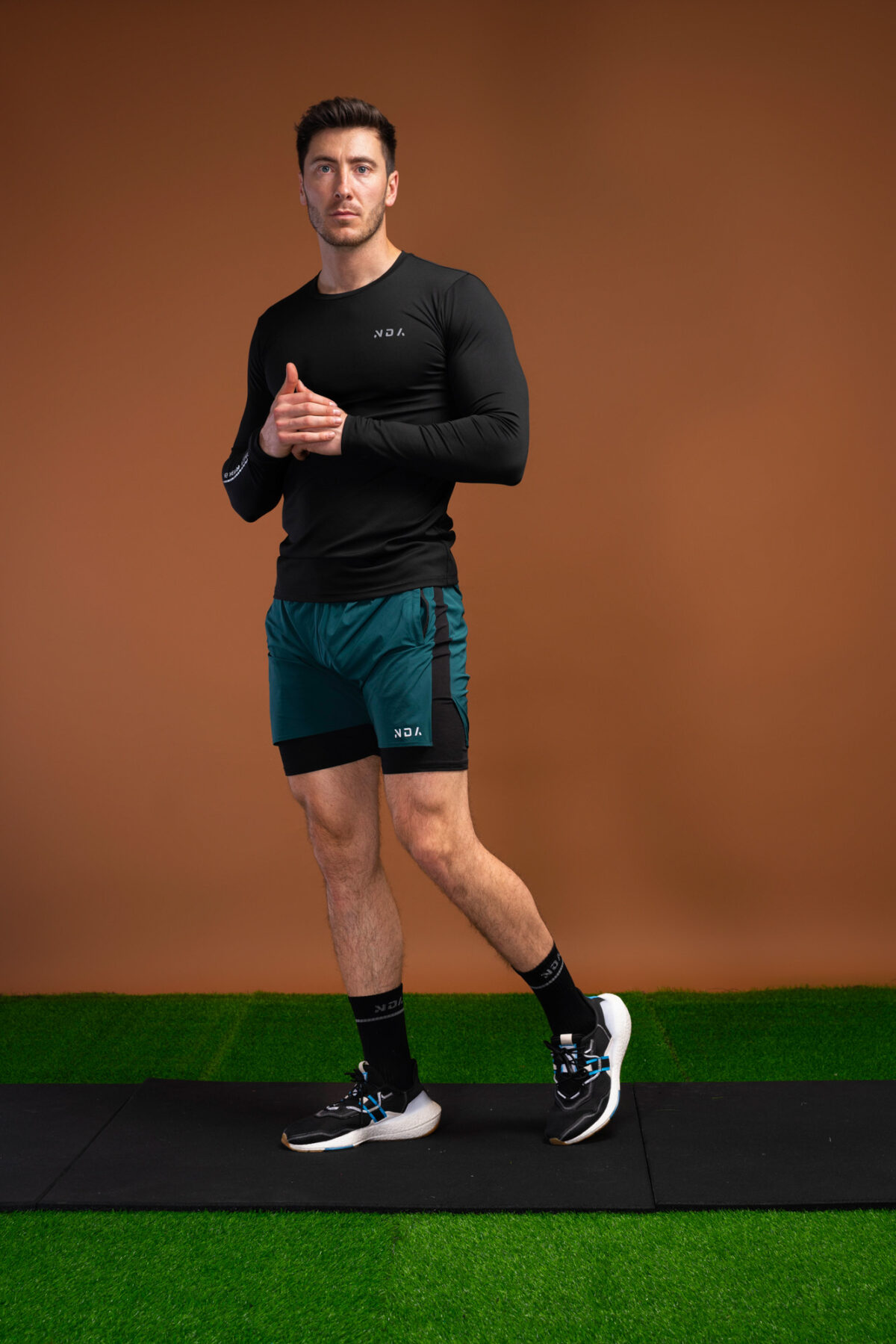 Made from a lightweight, breathable material, the Men’s Tempo Undergarment (Black) is designed to keep you cool and dry during your workout. The sweat-wicking fabric helps keep your skin dry and comfortable by drawing moisture away from your body. The compression fabric hugs your body for a secure fit that won’t restrict your movement.