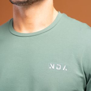 The Benchmark Tank Top (Olive) is designed to keep up with your active lifestyle. It’s the perfect choice for any workout, from running to lifting to lounging. The lightweight cotton blend material keeps you cool and comfortable, while the 8 way stretch material allows for unrestricted movement. The short sleeve design and high neckline provide additional coverage, and the reflective logos add a touch of style.