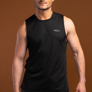 The Tempo Tank Top (Black) is a must-have for any active man who wants to stay cool and comfortable during his workouts. The lightweight compression material is designed to keep you cool and dry, while the vented sides provide extra breathability. The no-sleeve design allows you to move freely without feeling restricted. Get ready to take your workouts to the next level.
