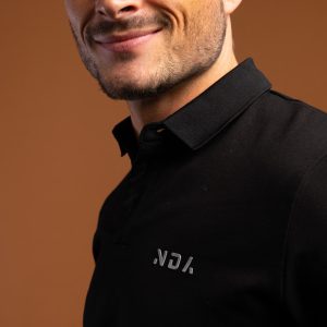 Tailored to move! This Tempo Golf Polo (Black) is engineered for the movement and performance requirements of golf, it’s crafted in a cotton and spandex mix for a light wear with a soft feel. With a classic design, updated here with a modern, sportive 3-button neckline and textured trims. Pair with casual trousers and trainers for a relaxed weekend look whilst perfecting your swing.