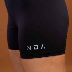 No restrictions, no distractions, all support. The PB shorts (Black) are made with a sleek, flat lie material that guarantees a workout with zero excuses. Full stretch for mobility, thick elastic waistband and completely squat proof makes hitting those PB’s much easier.