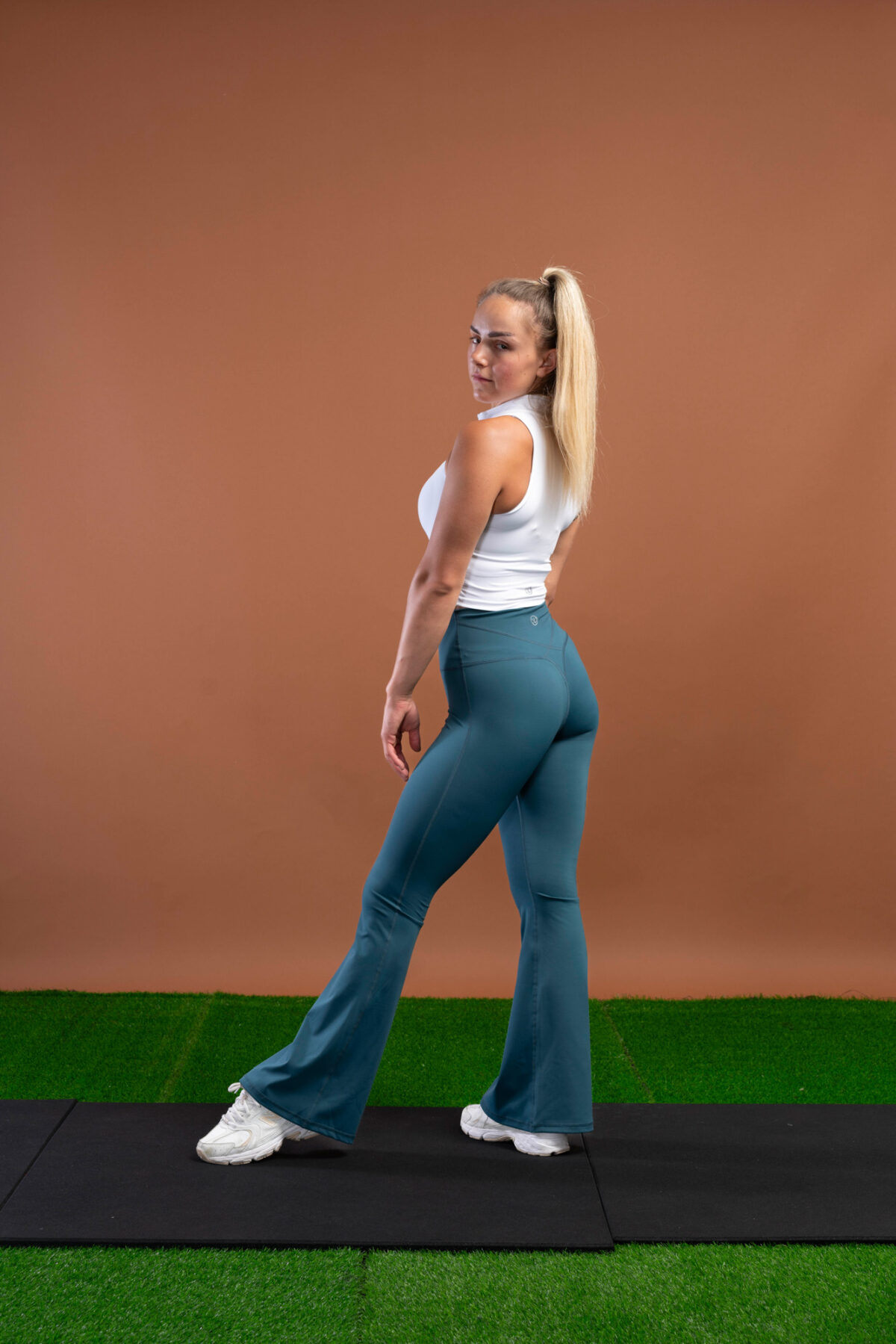 Flare Legging (Teal)! Our signature compression material has been given a bit of flare for a stylish & supportive fit. These have 2 lengths regular & Long.