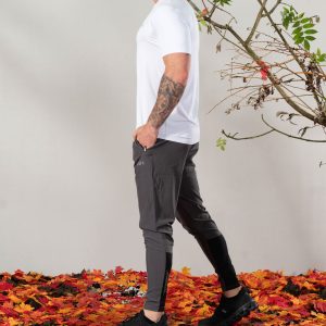 Adapt Training Tee (White) offers maximum comfort & flexibility. Featuring innovative heat gear technology, this tee keeps you dry and cool.