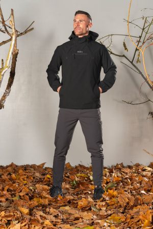 The Elevate Jacket features two convenient side zip pockets, allowing you to securely store your essentials while on the go. The addition of a hoodie adds an extra layer of protection against the elements, making it the perfect choice for any weather.
