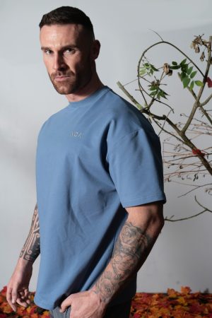 Elevate Oversize Tee (Parisian Blue). Crafted from premium cotton. Its oversize fit allows for freedom of movement. Push yourself to the limit in style.