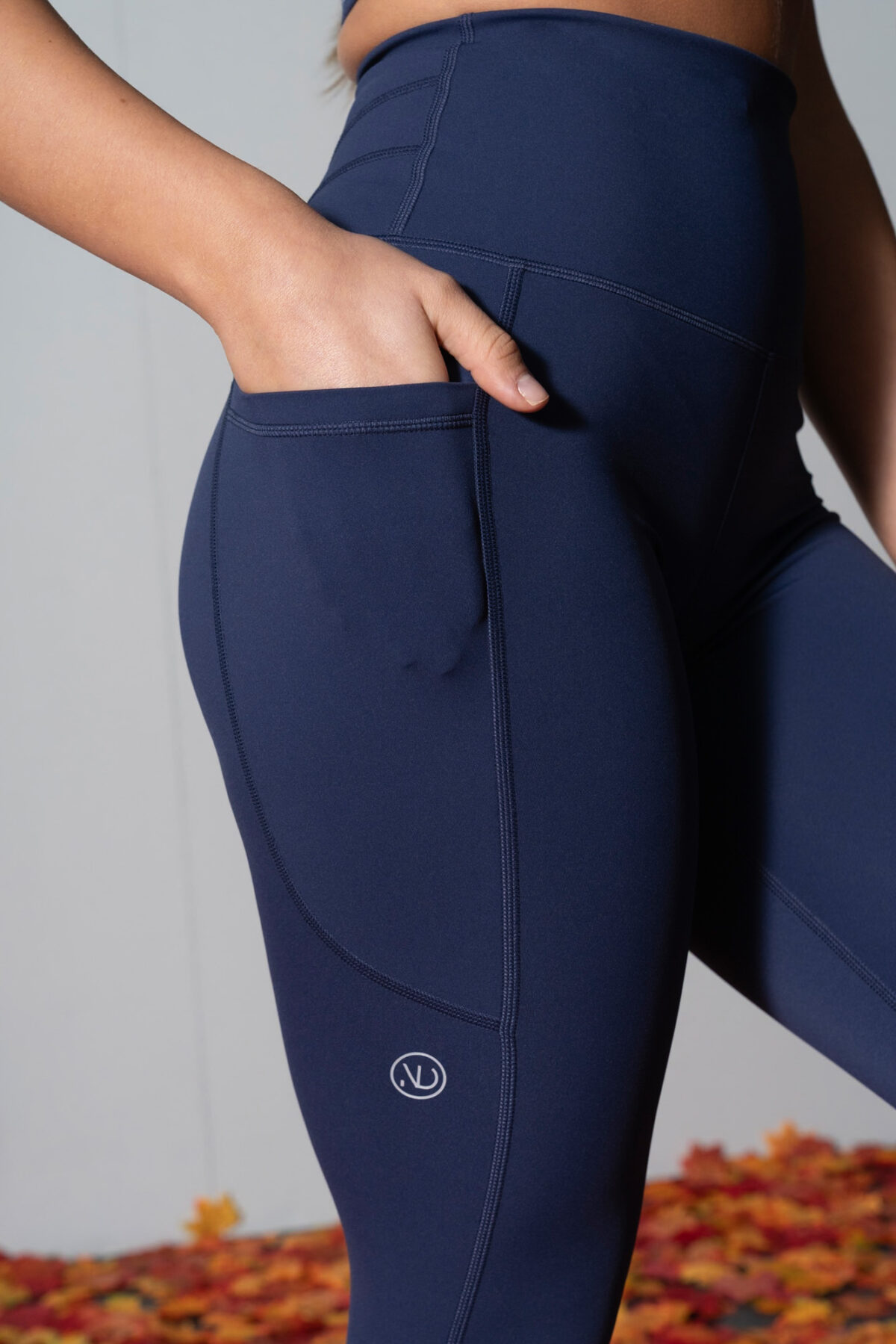 Compression 7/8 Legging (Navy)! Perfect for anyone 5'4" or under, these leggings will have you standing out from the crowd.