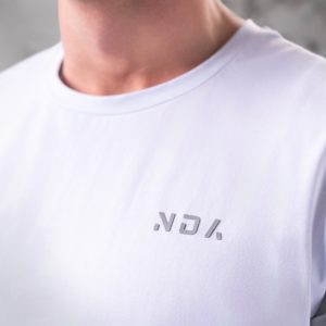 The Benchmark Long Sleeve (White) is perfect for any activity. Whether you’re running, working out, or just lounging around, this shirt will keep you comfortable and looking great. The cotton blend material is lightweight and breathable, so you won’t have to worry about overheating. Additionally, the 8 way stretch material allows you to move freely without feeling restricted.