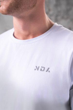The Benchmark Long Sleeve (White) is perfect for any activity. Whether you’re running, working out, or just lounging around, this shirt will keep you comfortable and looking great. The cotton blend material is lightweight and breathable, so you won’t have to worry about overheating. Additionally, the 8 way stretch material allows you to move freely without feeling restricted.