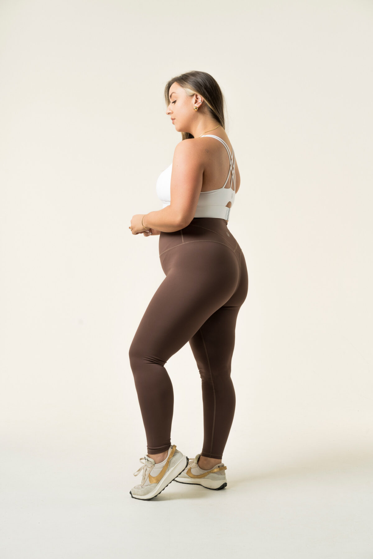 New & Improved Fleece Lined Leggings 2.0 (Cocoa) have landed just in time for the winter months. With a sleek look and warm cozy feel. Perfect for your outdoor activities or those who seek that extra warmth. Soft to touch, these leggings have been lined with thin fleece that is thermal yet breathable.