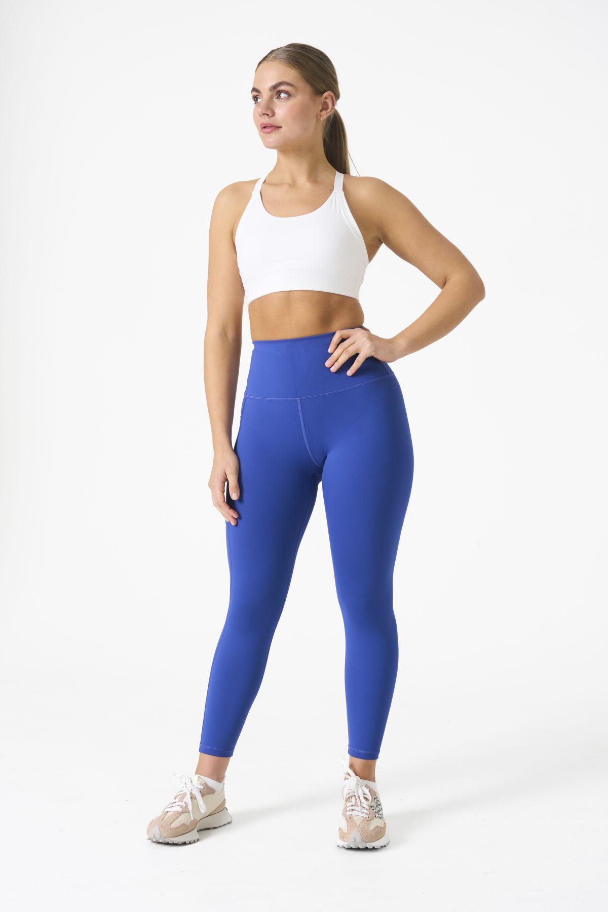 Introducing our all-new Compression 4.0 Legging (Midnight Blue) - the upgraded version of our best-selling Compression 3.0 with an exciting addition of an enhanced back detail! Designed to elevate your workout experience, these leggings offer the same incredible features you know and love, with some added enhancements.