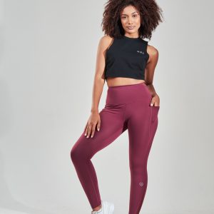 Introducing the Rise Crop Vest (Black), the ultimate blend of style and functionality for your summer wardrobe. Made with a premium composition of 95% Cotton and 5% Spandex, this crop top is designed to keep you cool and comfortable during the sunny days ahead.