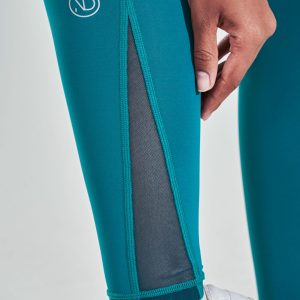 Introducing our Rise High Waisted Legging (Teal), the perfect addition to your activewear collection for the upcoming Spring/Summer season. These leggings are designed with two side pockets, allowing you to carry your essentials such as your phone, keys, or cards with you wherever you go.