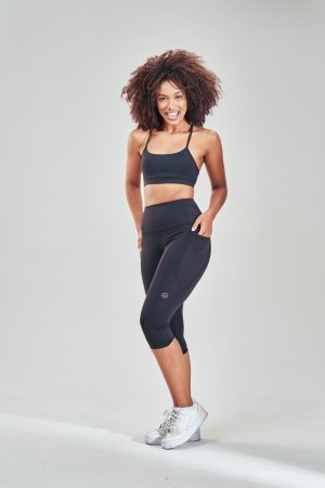 Introducing our Rise High Waisted ¾ Legging (Black), the ultimate combination of style and functionality for your spring/summer wardrobe. These leggings feature a flattering high-waisted design that offers both support and comfort during your workouts. The ¾ length is perfect for warmer weather, allowing you to stay cool and stylish no matter the activity.