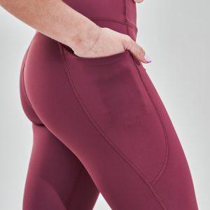 Introducing our Rise High Waisted ¾ Legging (Rose Wood), the ultimate combination of style and functionality for your spring/summer wardrobe. These leggings feature a flattering high-waisted design that offers both support and comfort during your workouts. The ¾ length is perfect for warmer weather, allowing you to stay cool and stylish no matter the activity.