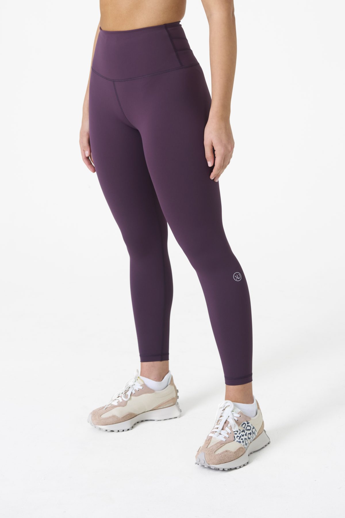 Elevate your workout wardrobe with the Legacy Legging (Plum), designed to empower every movement. Part of our Legacy Activewear Collection, these leggings combine superior support, unmatched comfort, and timeless style. Featuring a high-waisted fit with a flat-line drawstring for adjustable comfort, these leggings are crafted to stay put through every squat, lunge, and stretch. The back-enhanced detail adds a flattering finish, making these leggings a staple for both gym sessions and casual wear.