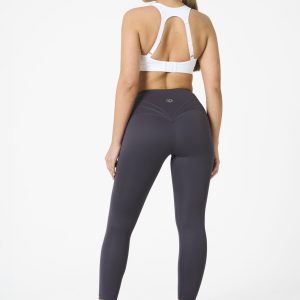 Elevate your workout wardrobe with the Legacy Zip Bra (White) from our Legacy Activewear Collection. Designed for movement, support, and ultimate comfort, this sports bra combines functionality with trend-forward style.