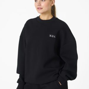 Elevate your everyday style with the Legacy Oversize Sweater (Black), the perfect blend of comfort and versatility. Crafted from a premium fabric mix of 74% Nylon, 20% Polyester, and 6% Spandex, this sweater is designed for maximum durability, softness, and stretch, ensuring it moves with you through any activity.