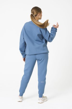 Part of the Elements Activewear Collection, the Legacy Jogger (Blue) is designed for movement, comfort, and everyday versatility. Crafted with a premium blend of 74% Nylon, 20% Polyester, and 6% Spandex, this jogger offers a soft, stretchy fit that feels as good as it performs.