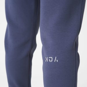 Part of the Elements Activewear Collection, the Legacy Jogger (Petrol Grey) is designed for movement, comfort, and everyday versatility. Crafted with a premium blend of 74% Nylon, 20% Polyester, and 6% Spandex, this jogger offers a soft, stretchy fit that feels as good as it performs.