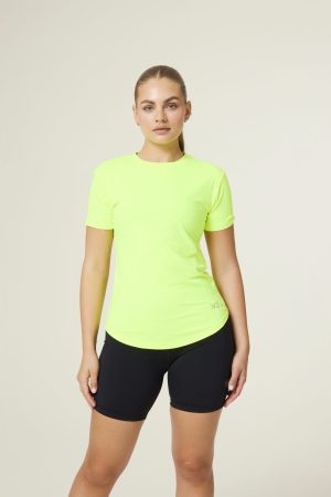 Introducing the Women's Training Tee (Neon Yellow) - the ultimate workout companion for fitness enthusiasts! Made with a perfect blend of polyester and spandex, this tee offers maximum comfort and flexibility for all your training needs. This tee not only looks great but also allows for a full range of motion during your workouts. But what sets this training tee apart is its innovative heat gear technology. This technology is designed to quickly and efficiently pull sweat away from your skin, keeping you dry and comfortable even during the most intense training sessions.